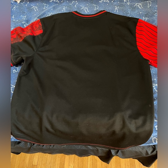 Switch Remarkable Billionaire's Club Graphic Tee - Picture 5 of 6